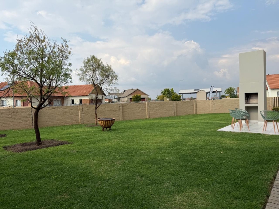 3 Bedroom Property for Sale in Waterkloof East North West